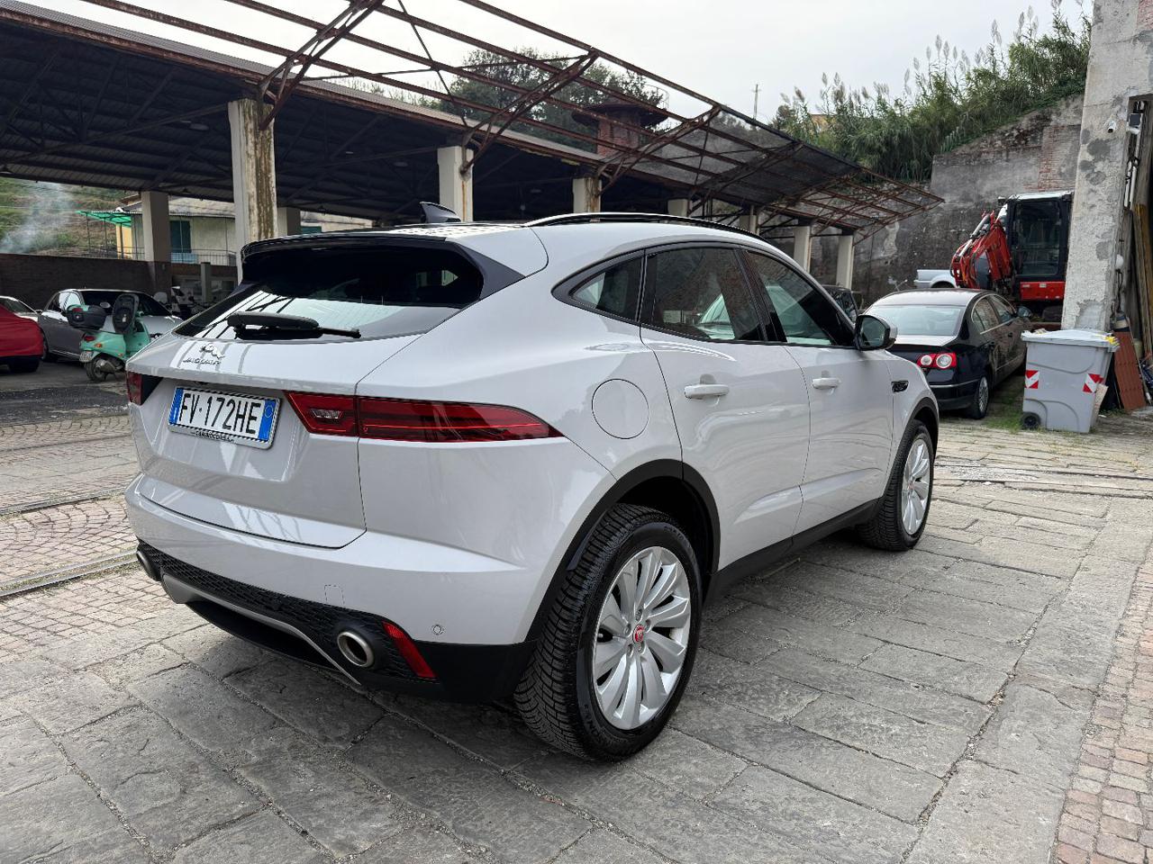 JAGUAR E-Pace 2.0D 180 CV AWD aut. R-Dynamic S - 7