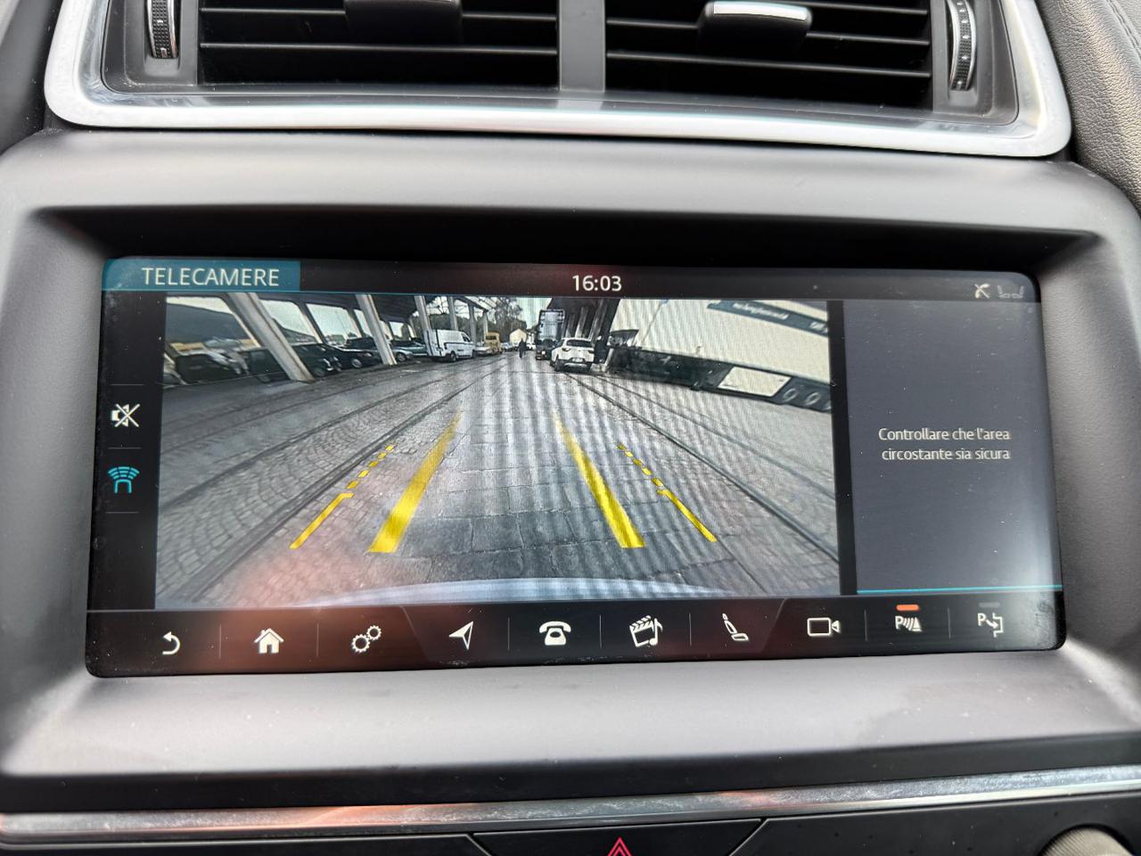 JAGUAR E-Pace 2.0D 180 CV AWD aut. R-Dynamic S - 17