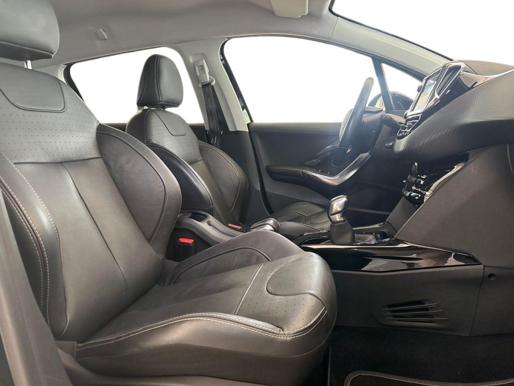 PEUGEOT 2008 1° serie BlueHDi 100 Allure - 10