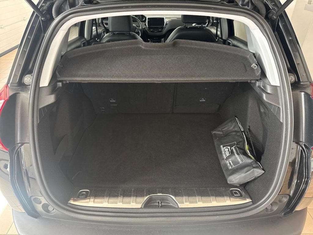 PEUGEOT 2008 1° serie BlueHDi 100 Allure - 12