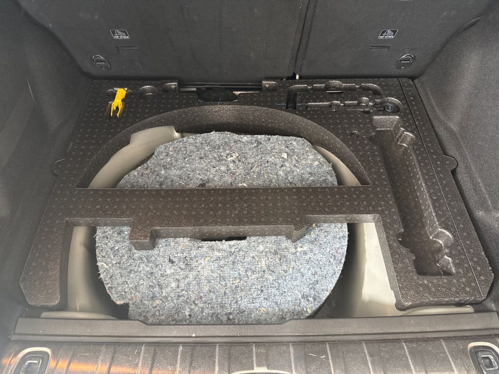 PEUGEOT 2008 1° serie BlueHDi 100 Allure - 13