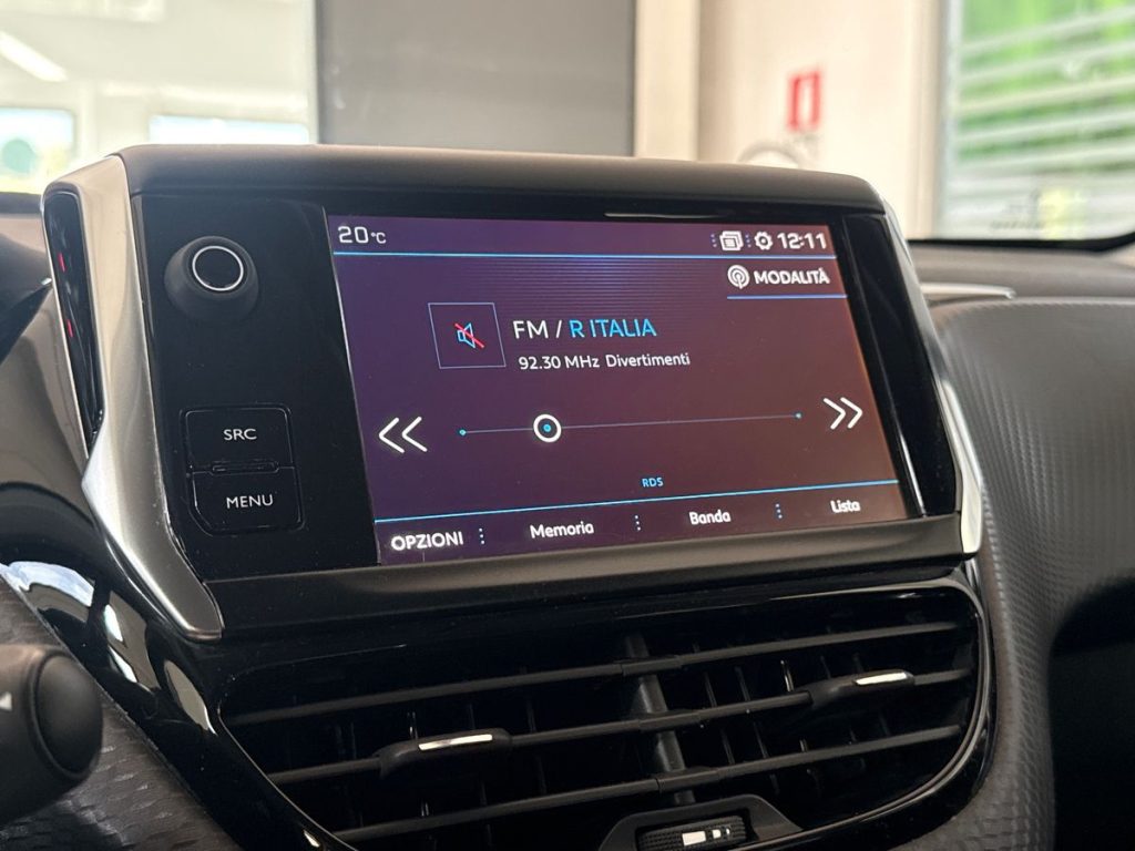 PEUGEOT 2008 1° serie BlueHDi 100 Allure - 15