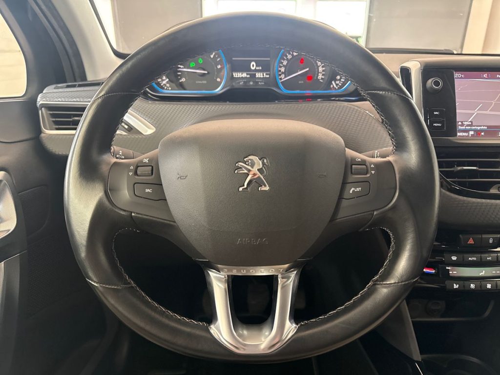 PEUGEOT 2008 1° serie BlueHDi 100 Allure - 19