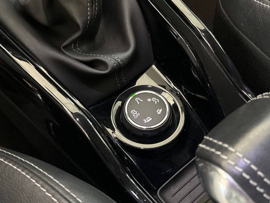 PEUGEOT 2008 1° serie BlueHDi 100 Allure - 22