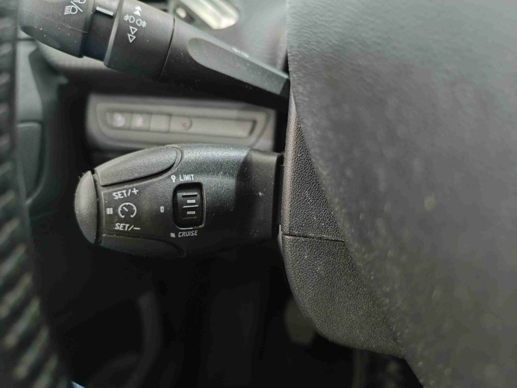 PEUGEOT 2008 1° serie BlueHDi 100 Active - 18