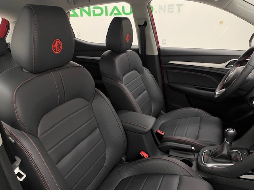 MG ZS CLASSIC 1.5L 5MT LUXURY - 9