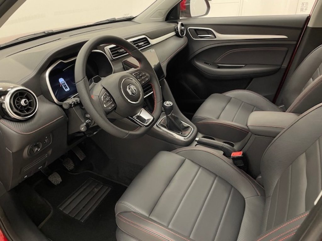 MG ZS CLASSIC 1.5L 5MT LUXURY - 12