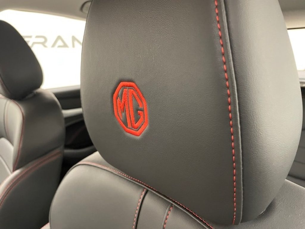 MG ZS CLASSIC 1.5L 5MT LUXURY - 14
