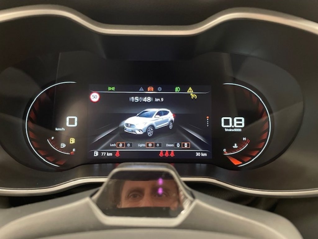 MG ZS CLASSIC 1.5L 5MT LUXURY - 5