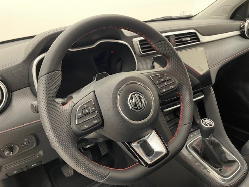 MG ZS CLASSIC 1.5L 5MT LUXURY - 17