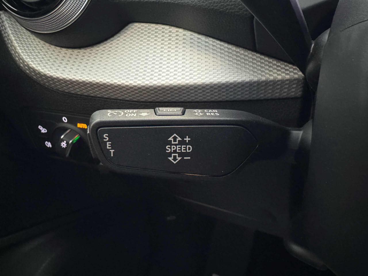 AUDI Q2 35 TDI S tronic S line Edition - 22