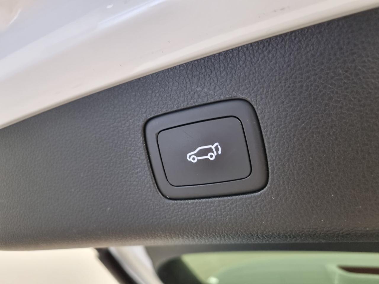 MG EHS Plug-in Hybrid Luxury PHEV - 12