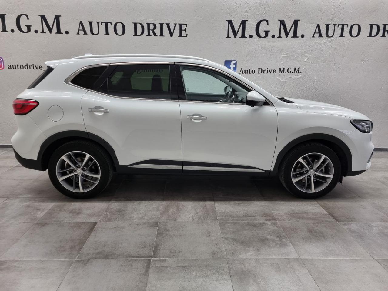 MG EHS Plug-in Hybrid Luxury PHEV - 4