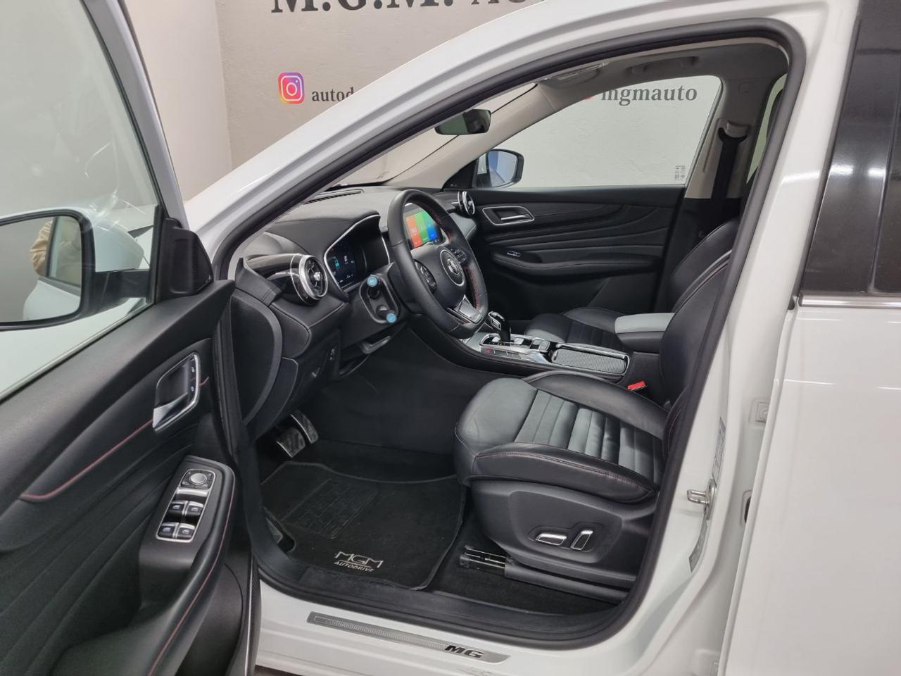 MG EHS Plug-in Hybrid Luxury PHEV - 8