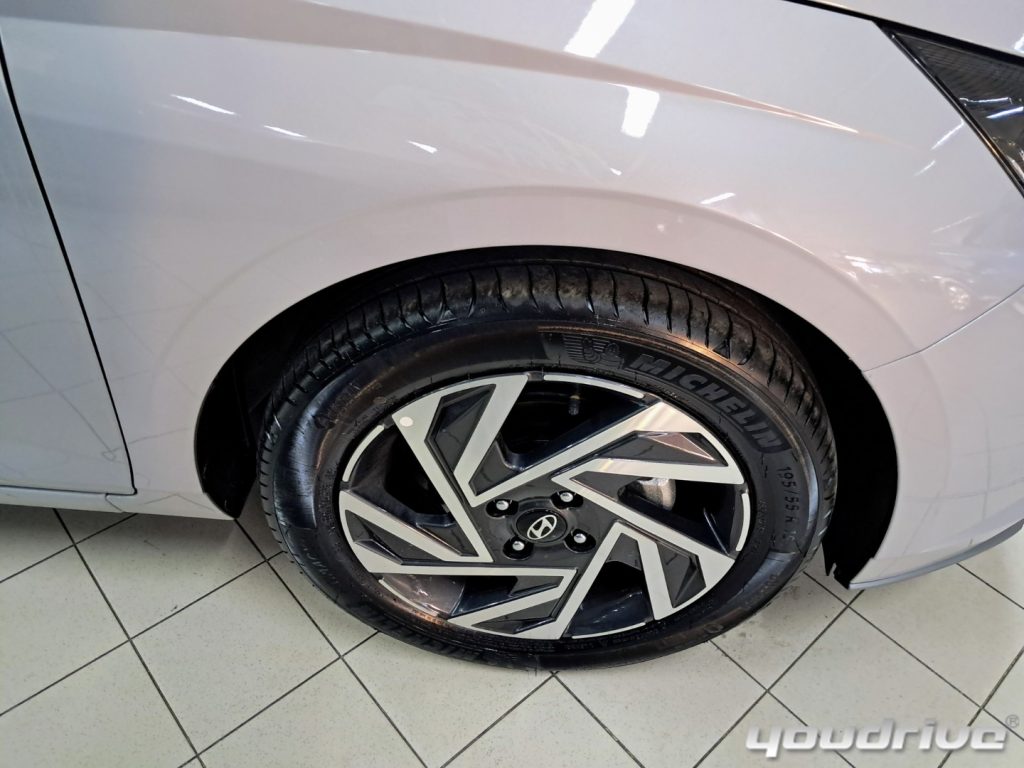 HYUNDAI i20 / 1.2 MPI GPL ORIGINALE CASA Connectline KM0 - 16
