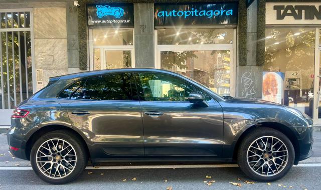 PORSCHE Macan Grigio scuro metallizzato