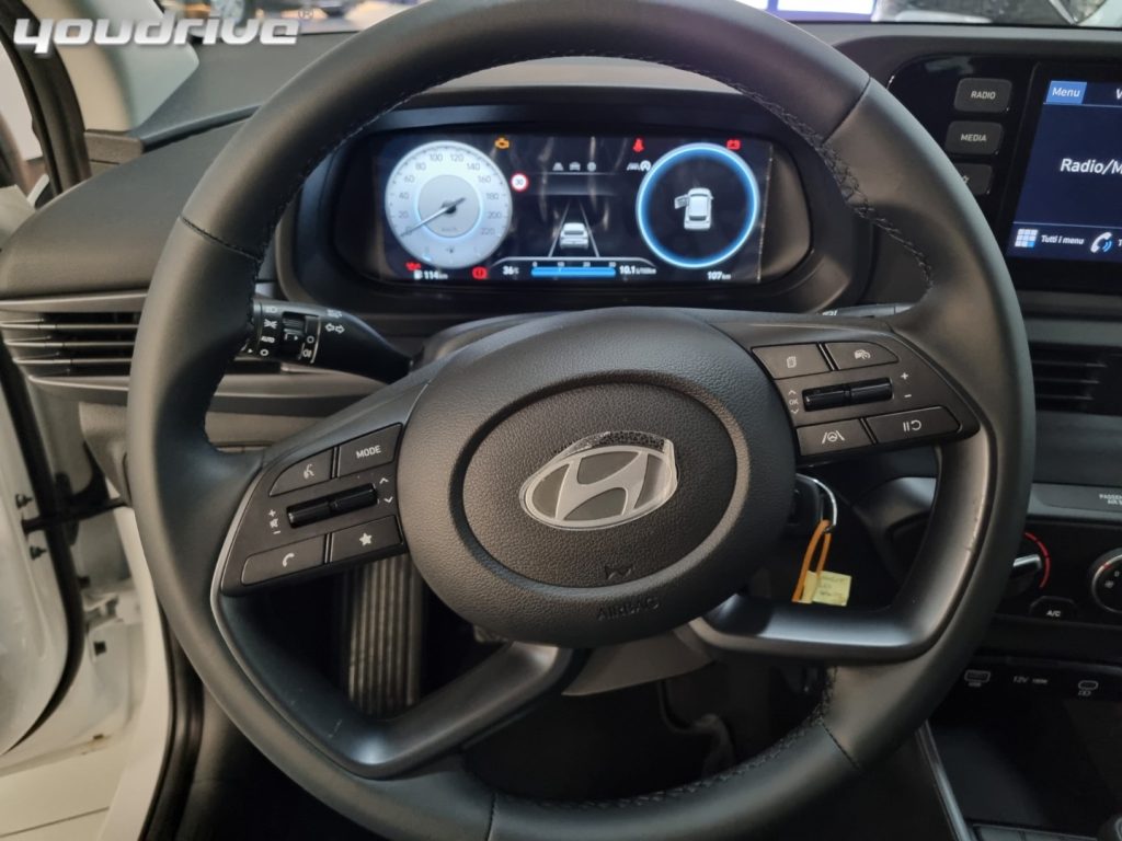 HYUNDAI i20 / 1.2 MPI MT GPL Connectline MY 25 KM0 - 11