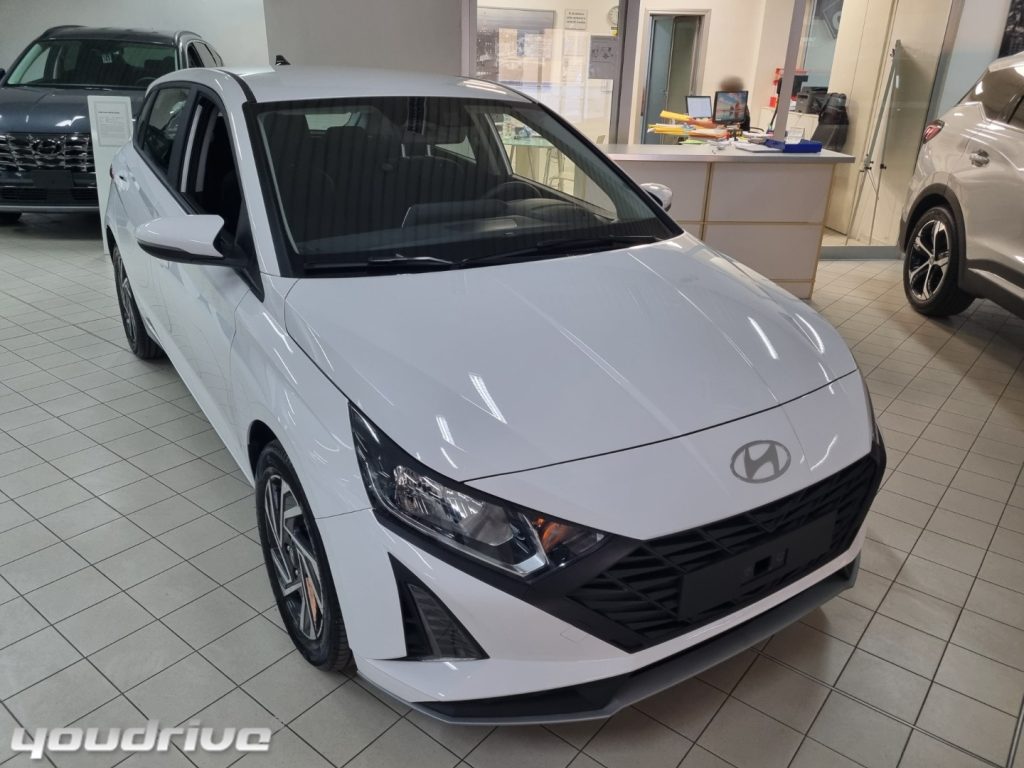 HYUNDAI i20 / 1.2 MPI MT GPL Connectline MY 25 KM0 - 2