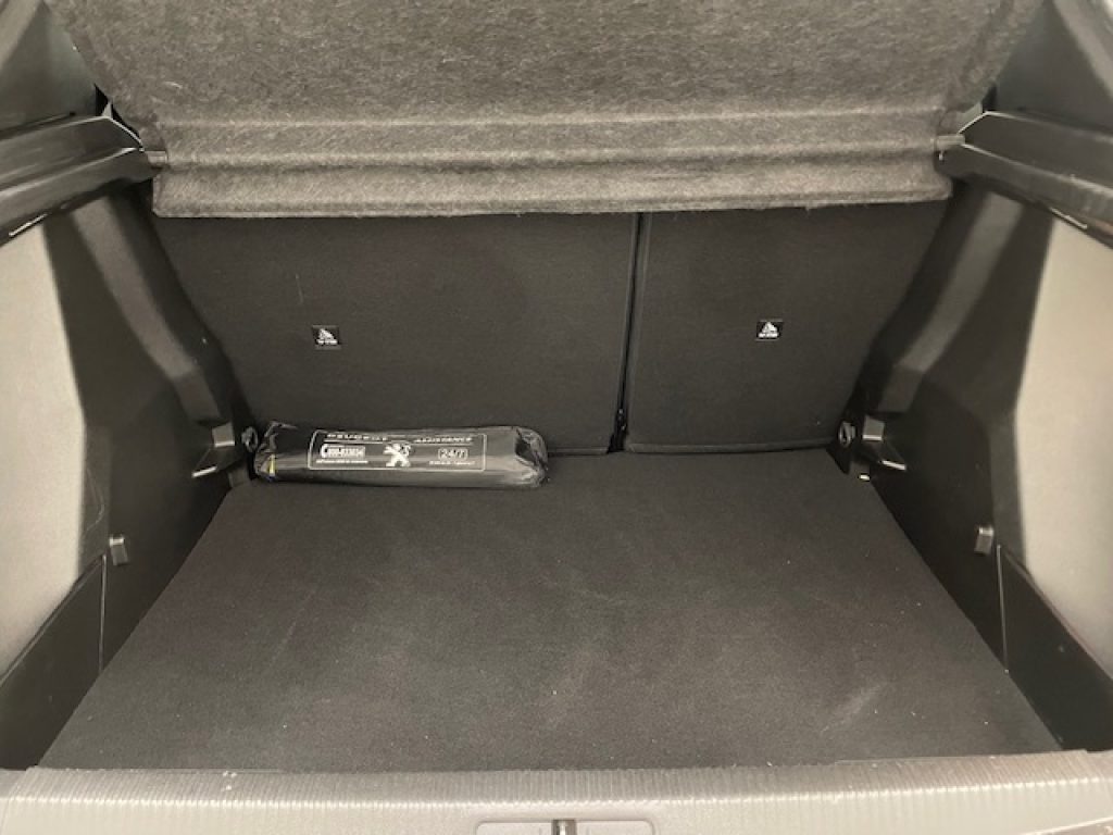 PEUGEOT 2008 II 2020 -  1.2 puretech Active s&s 100cv - 18