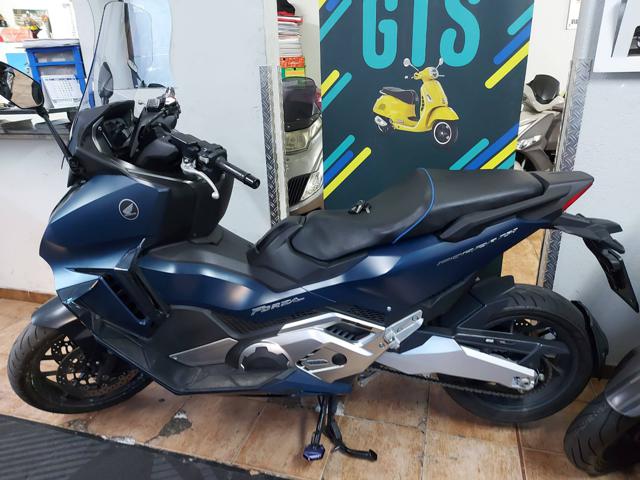 HONDA Forza 750 Blu pastello