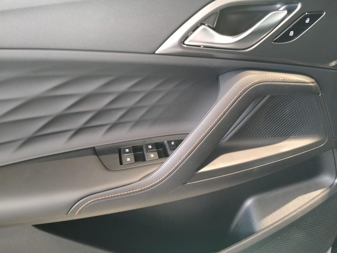 MG HS HEV Luxury - 10