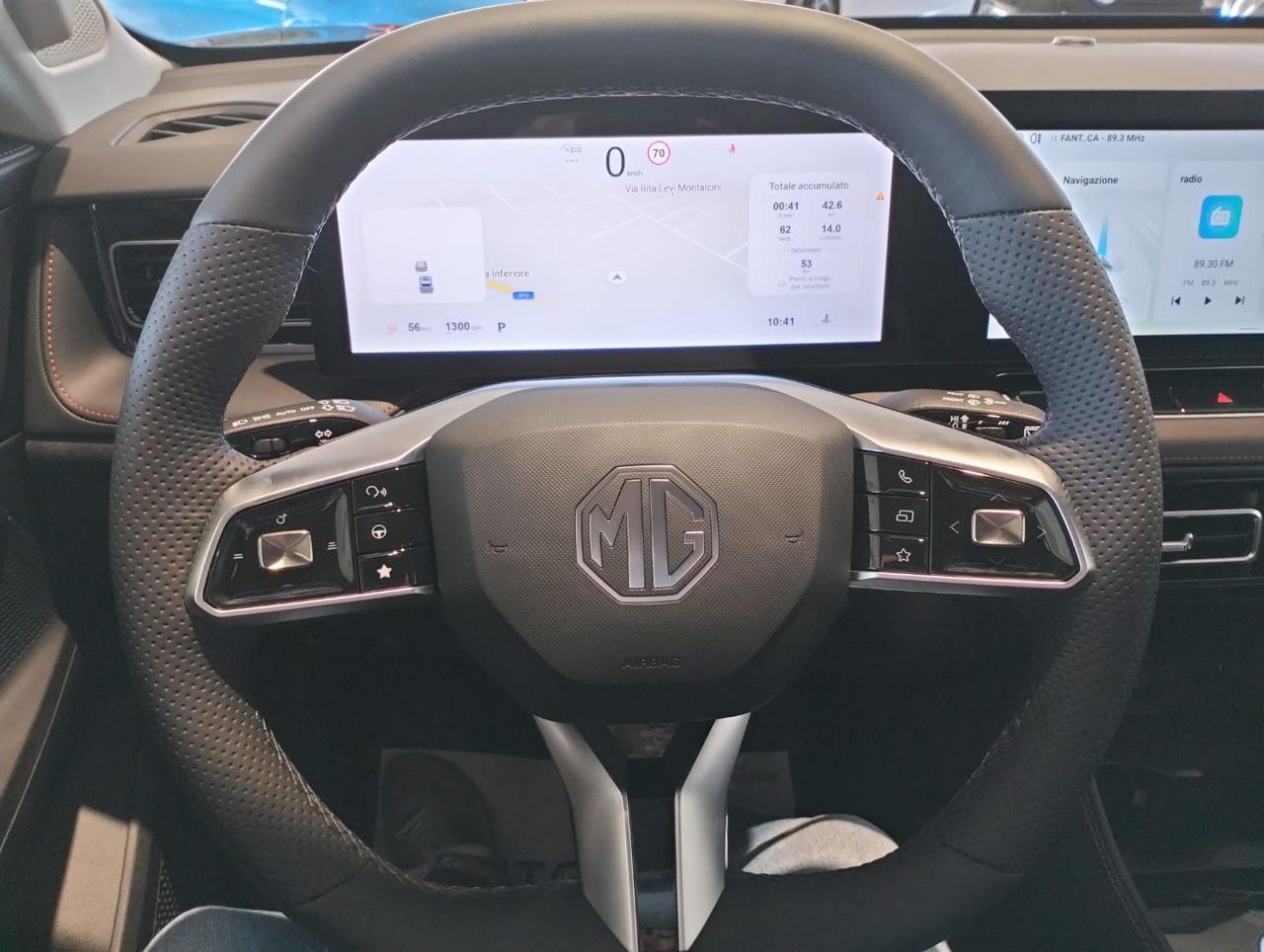 MG HS HEV Luxury - 14