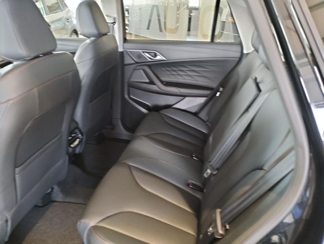 MG HS HEV Luxury - 12