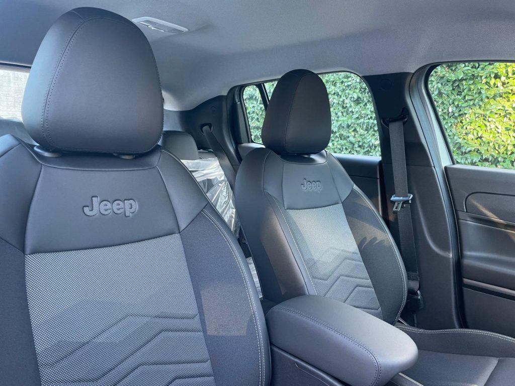 JEEP Avenger 1.2 Turbo 100 CV Altitude - 11