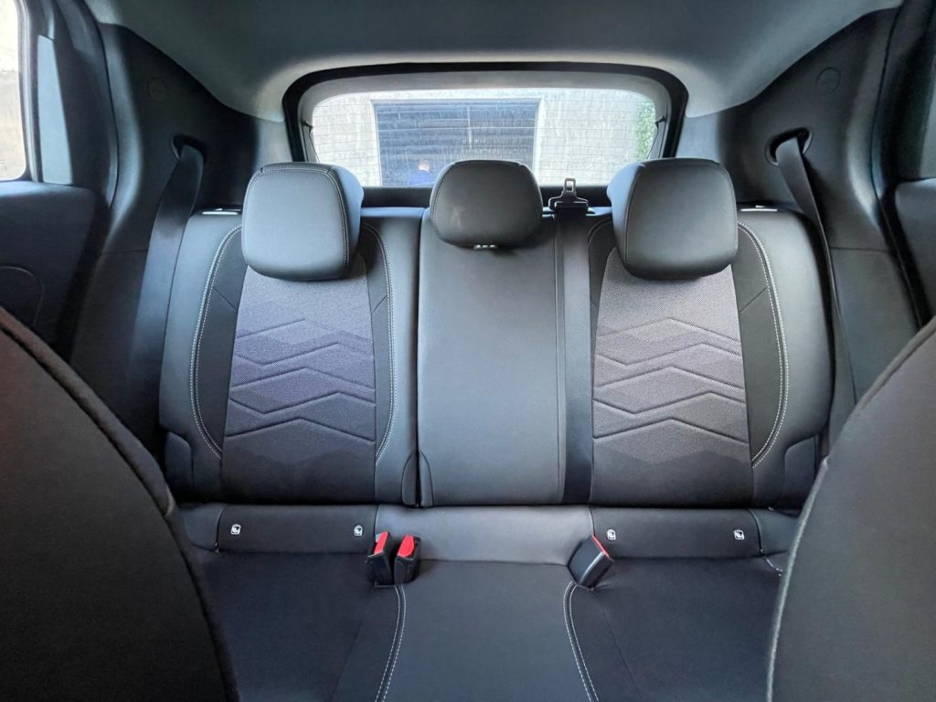 JEEP Avenger 1.2 Turbo 100 CV Altitude - 28