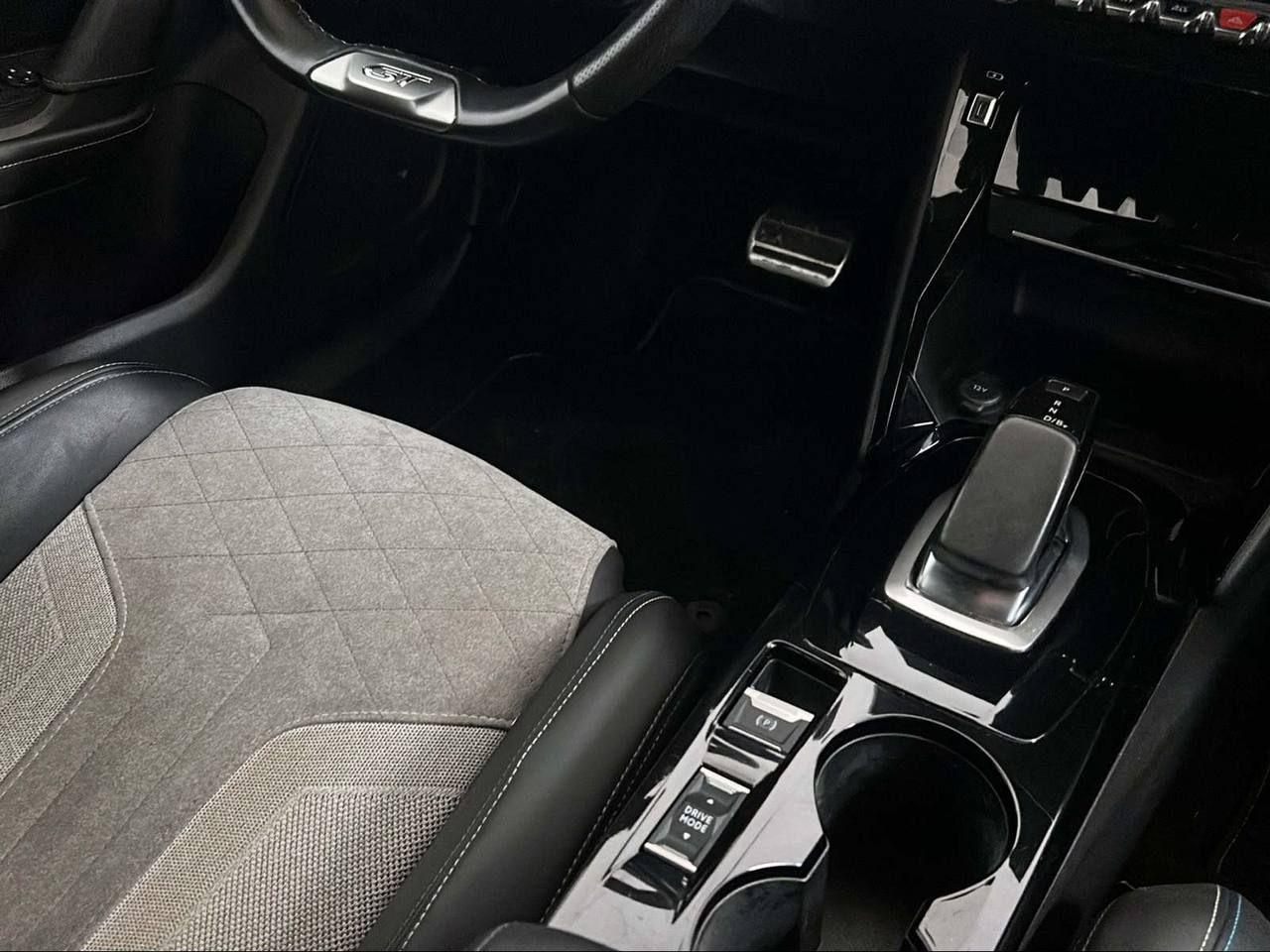 PEUGEOT 2008 motore elettrico 136 CV GT Pack TETTO APRIBILE - 25