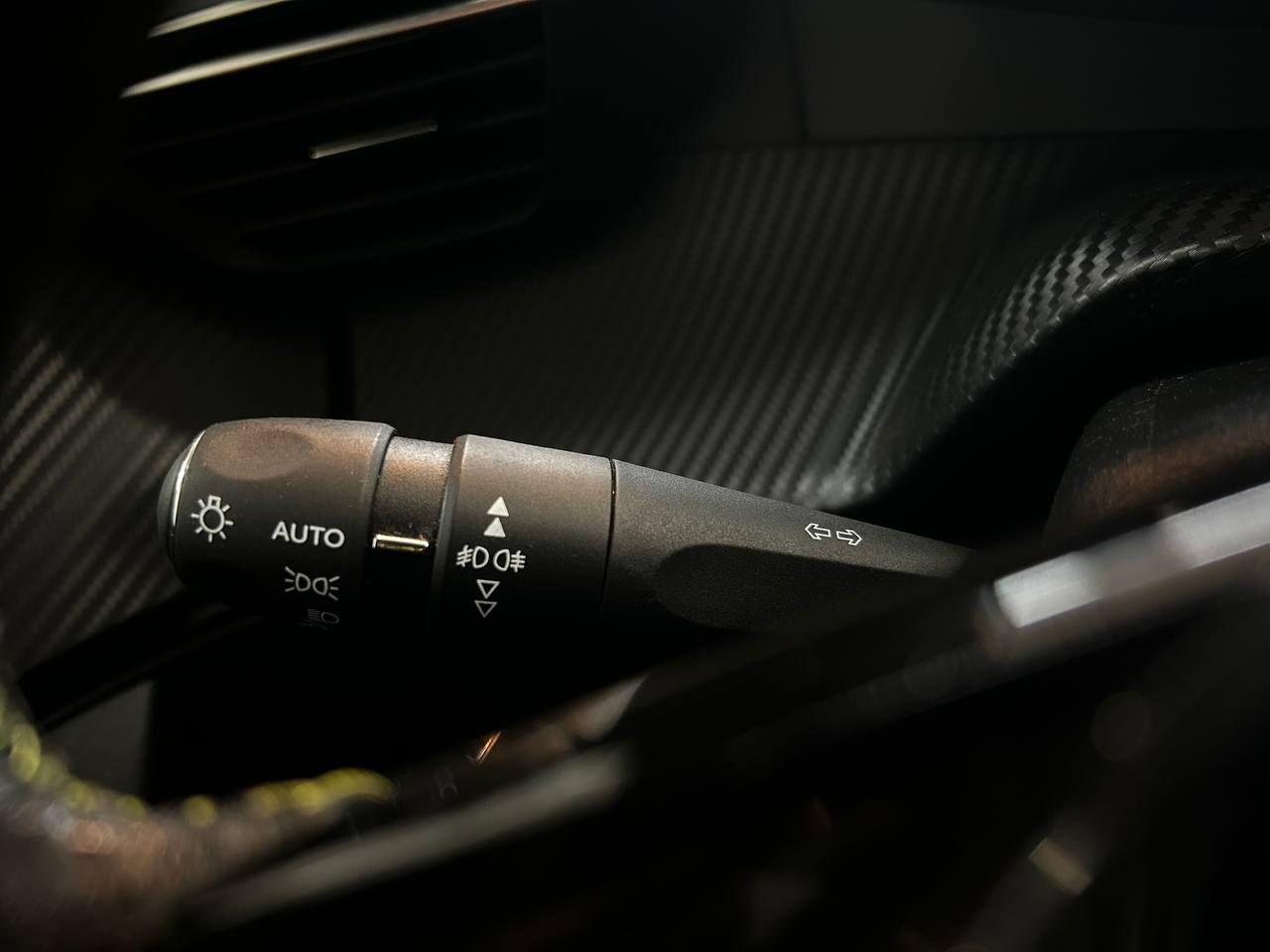 PEUGEOT 2008 motore elettrico 136 CV GT Pack TETTO APRIBILE - 16