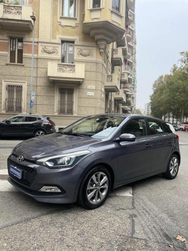 HYUNDAI i20 Grigio scuro metallizzato