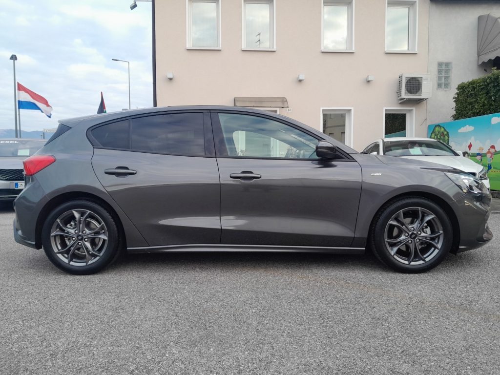 FORD Focus 1.5 EcoBlue 120 CV 5p. ST-Line berlina - 5