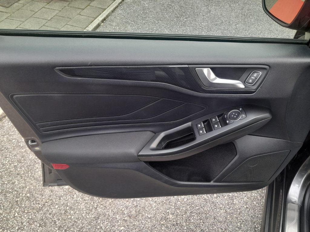 FORD Focus 1.5 EcoBlue 120 CV 5p. ST-Line berlina - 15