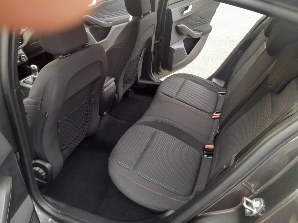 FORD Focus 1.5 EcoBlue 120 CV 5p. ST-Line berlina - 10