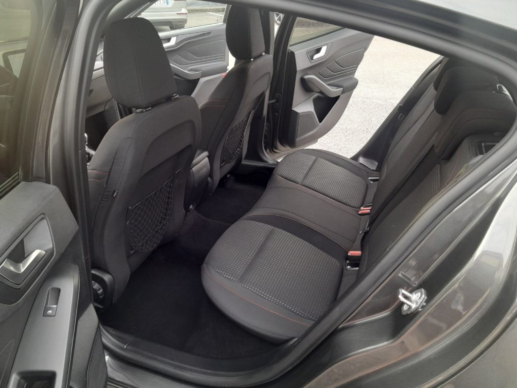 FORD Focus 1.5 EcoBlue 120 CV 5p. ST-Line berlina - 13