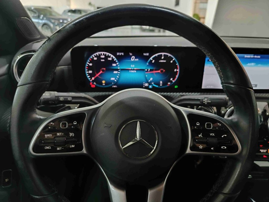 MERCEDES-BENZ CLA 180 d Automatic Shooting Brake Business Extra - 17