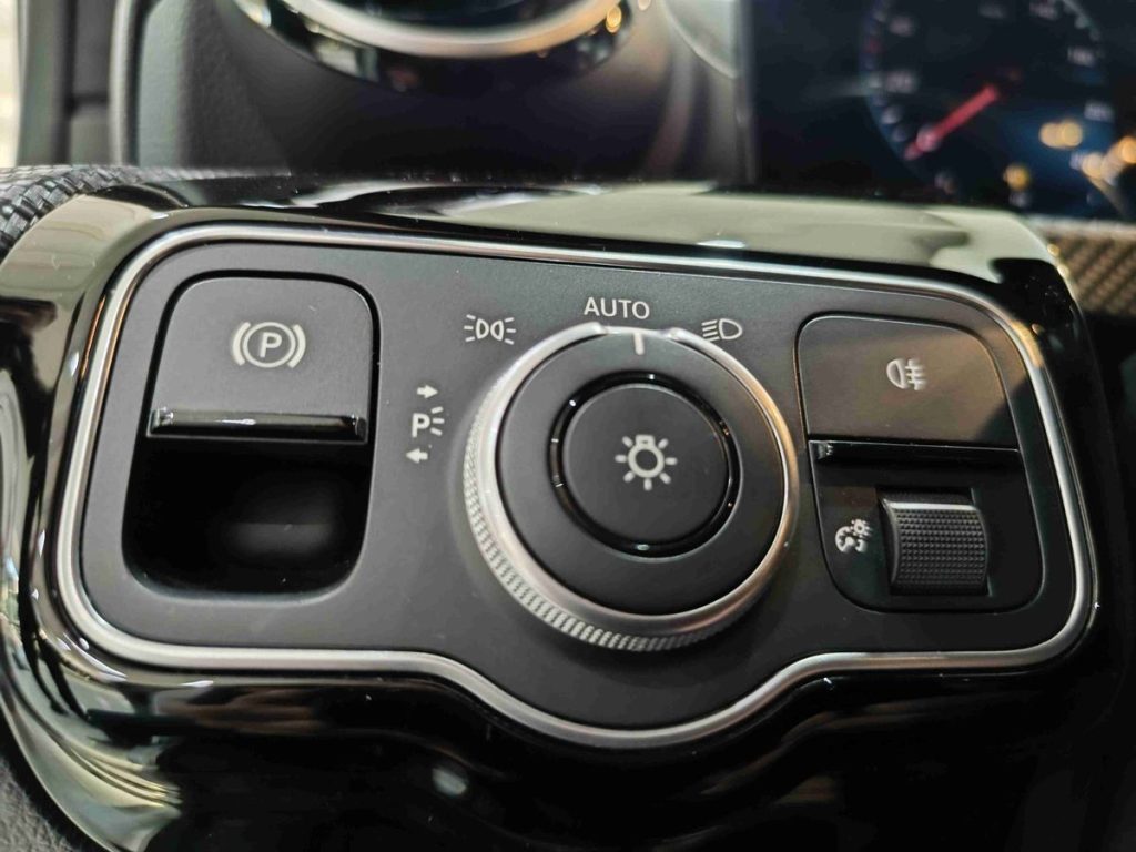 MERCEDES-BENZ CLA 180 d Automatic Shooting Brake Business Extra - 18