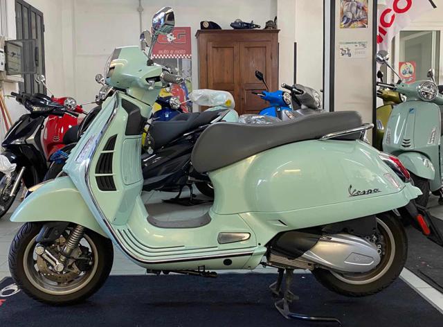 PIAGGIO Vespa GTS 300 Super Verde amabile  pastello