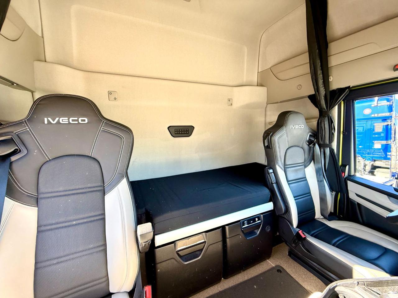 IVECO S-WAY 580 FULL AIR - 11