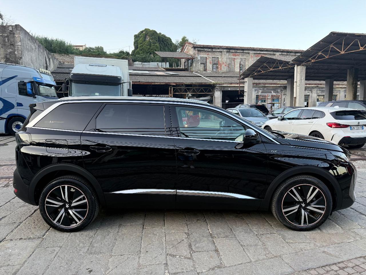 PEUGEOT 5008 BlueHDi 130 S&S EAT8 GT - 8