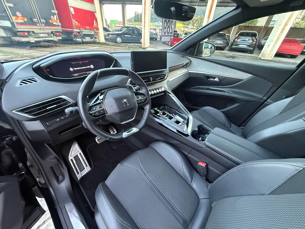 PEUGEOT 5008 BlueHDi 130 S&S EAT8 GT - 16