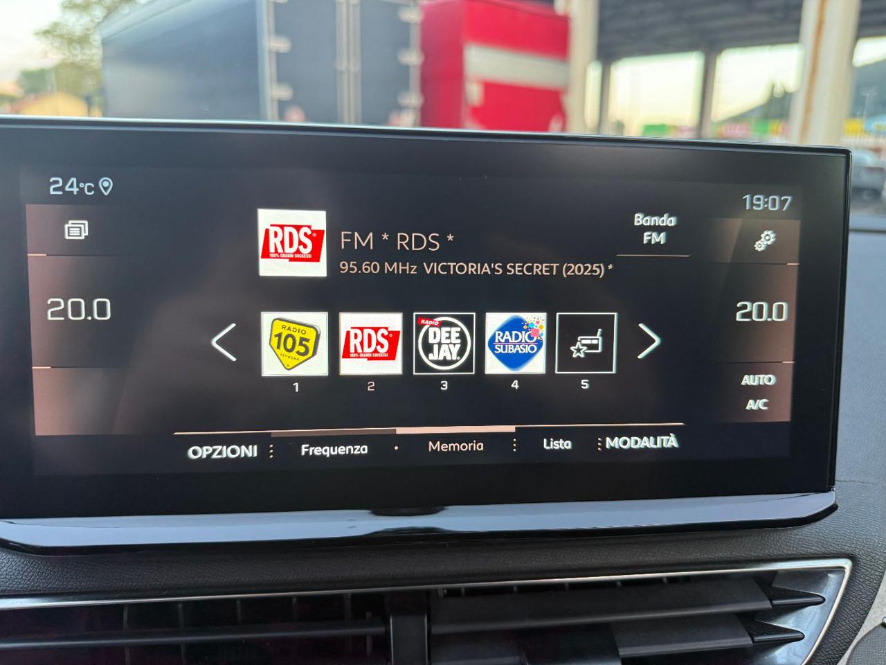 PEUGEOT 5008 BlueHDi 130 S&S EAT8 GT - 20