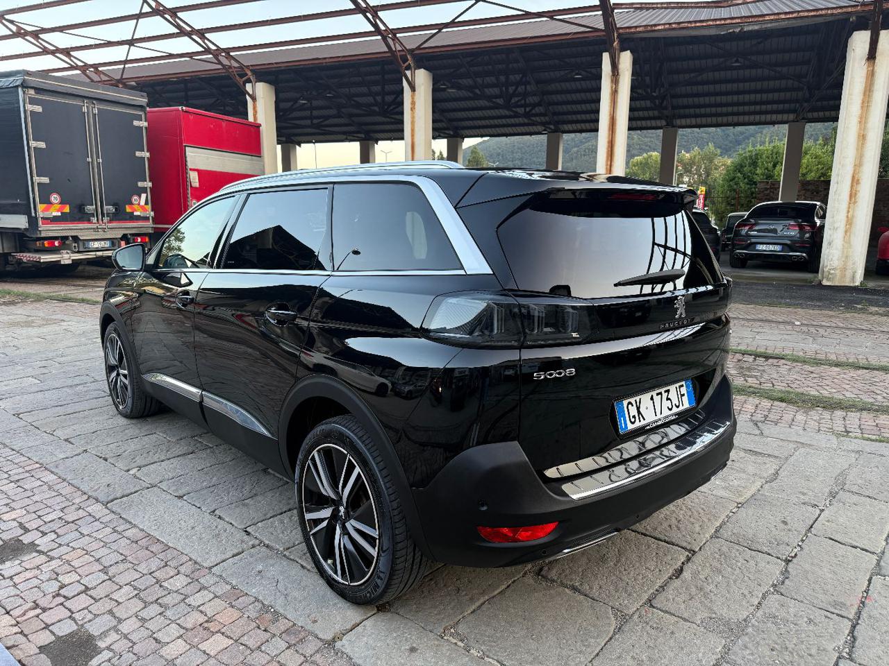 PEUGEOT 5008 BlueHDi 130 S&S EAT8 GT - 5