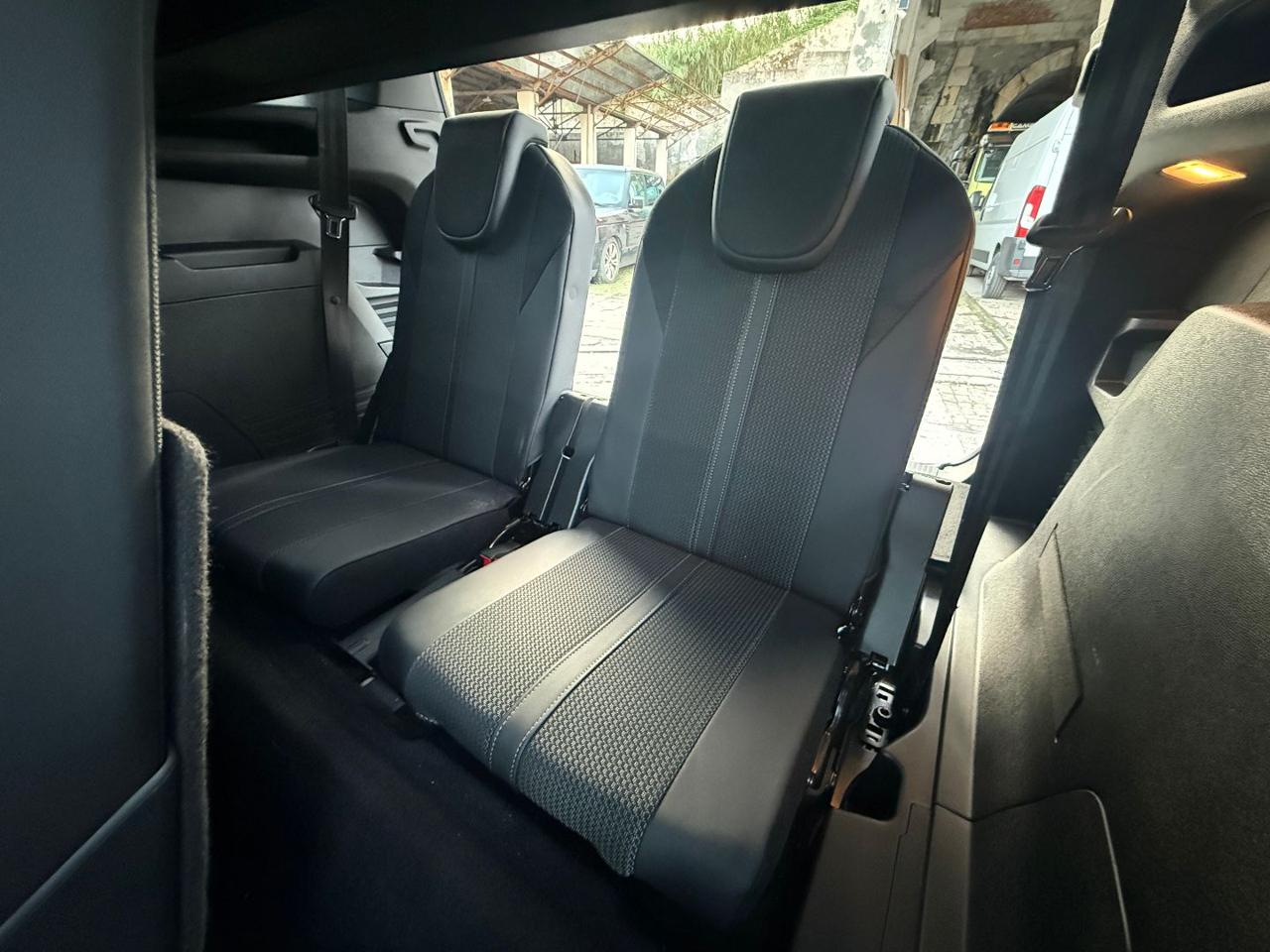 PEUGEOT 5008 BlueHDi 130 S&S EAT8 GT - 14