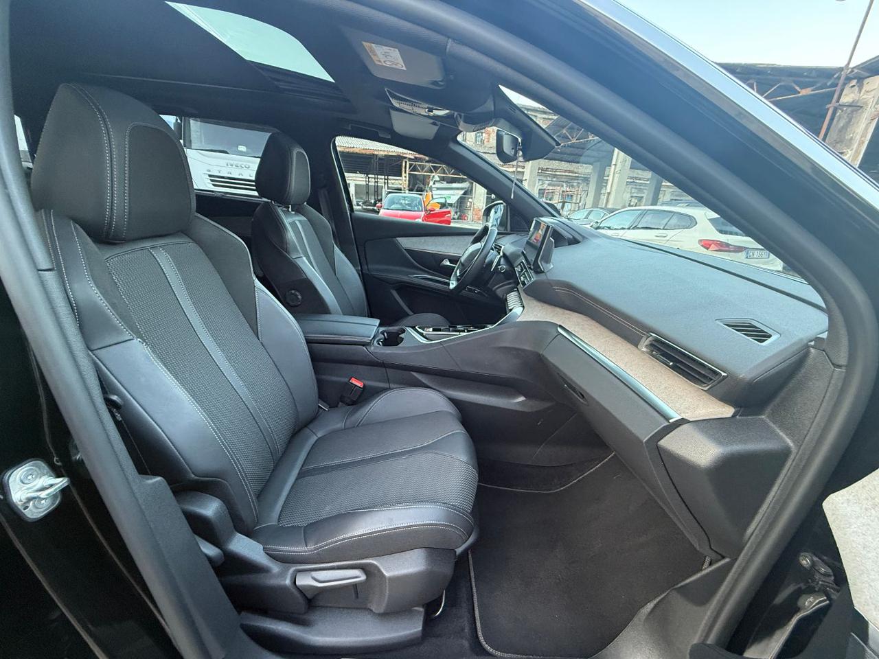 PEUGEOT 5008 BlueHDi 130 S&S EAT8 GT - 9