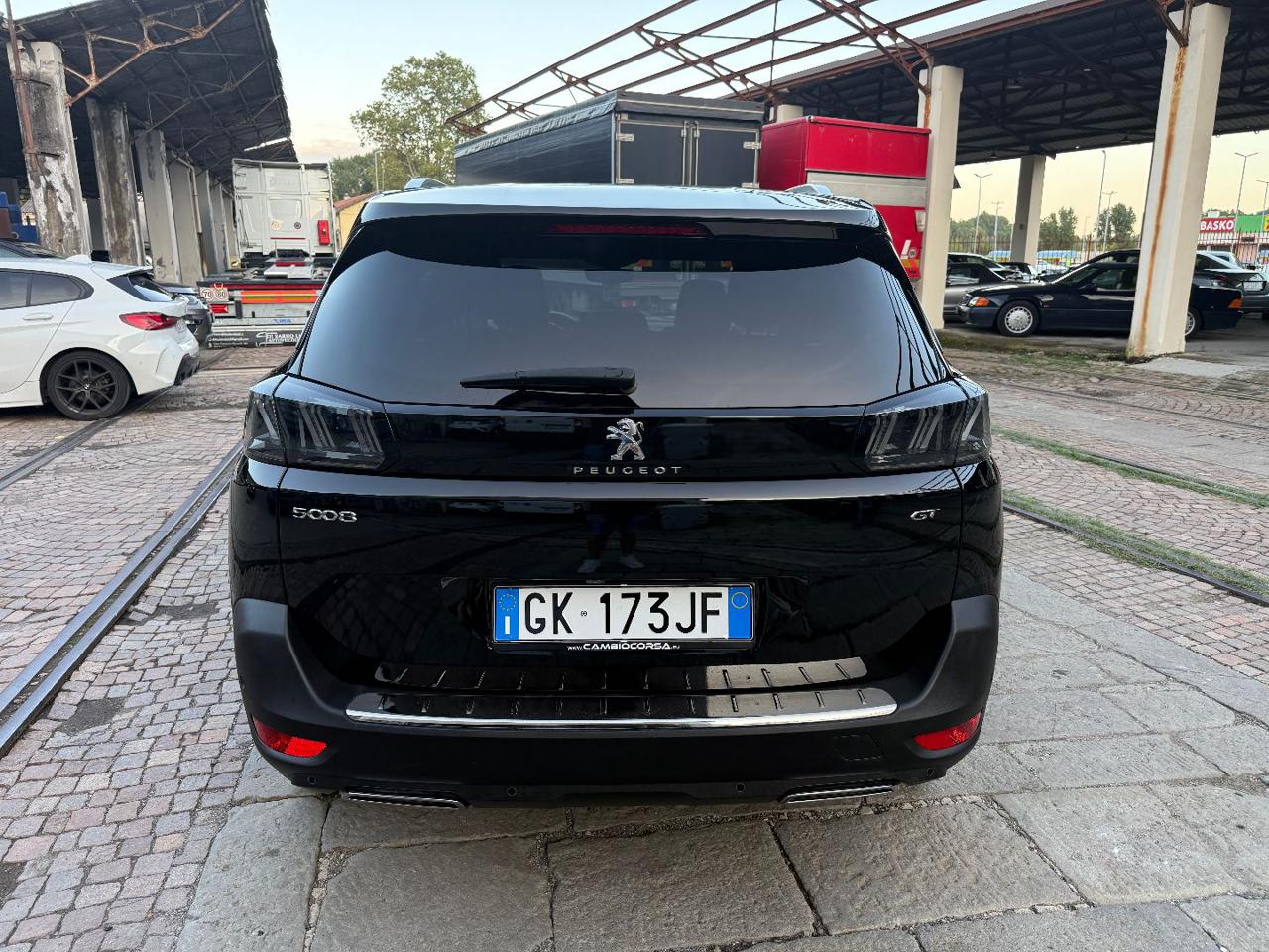 PEUGEOT 5008 BlueHDi 130 S&S EAT8 GT - 6