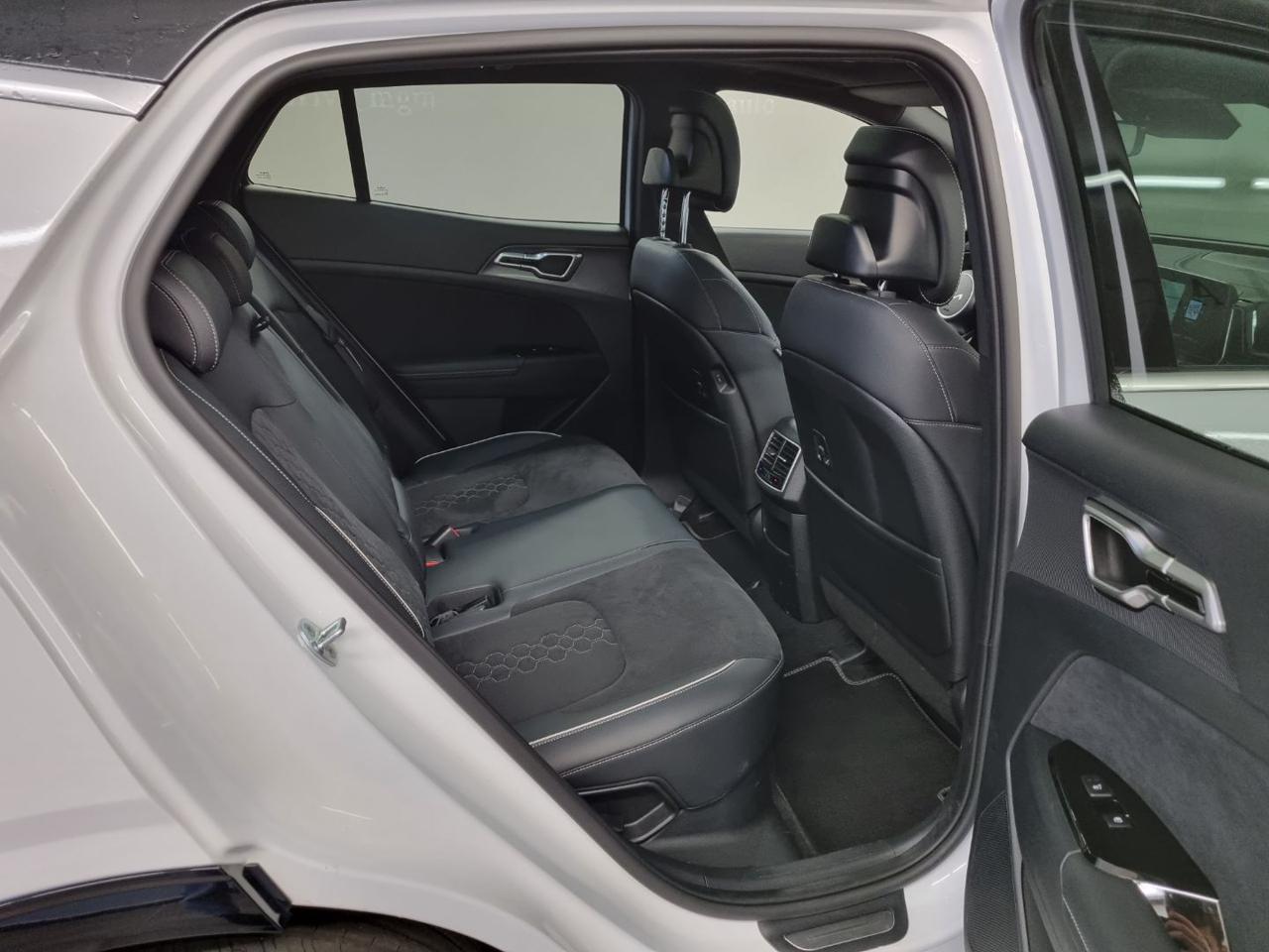 KIA Sportage 1.6 TGDi HEV AT GT-line - 22