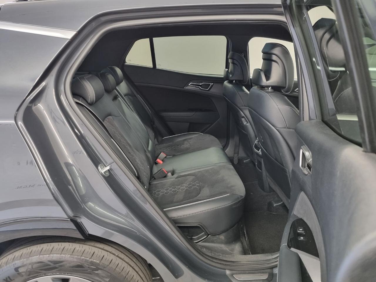 KIA Sportage 1.6 TGDi HEV AT GT-line - 33