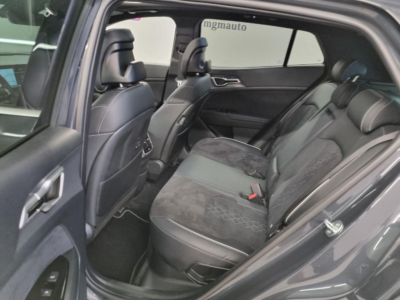 KIA Sportage 1.6 TGDi HEV AT GT-line - 24
